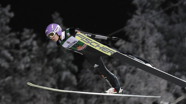 Andreas Wellinger feiert seinen ersten Podestplatz in Kuusamo: Platz 3.