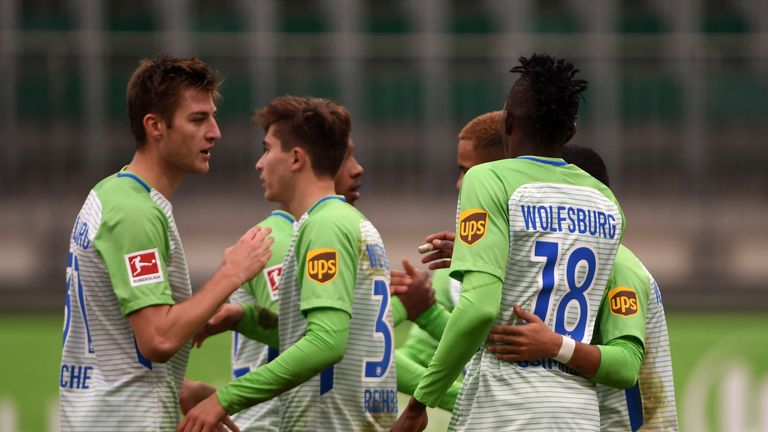 Der VfL Wolfsburg gewinnt gegen Twente Enschede .