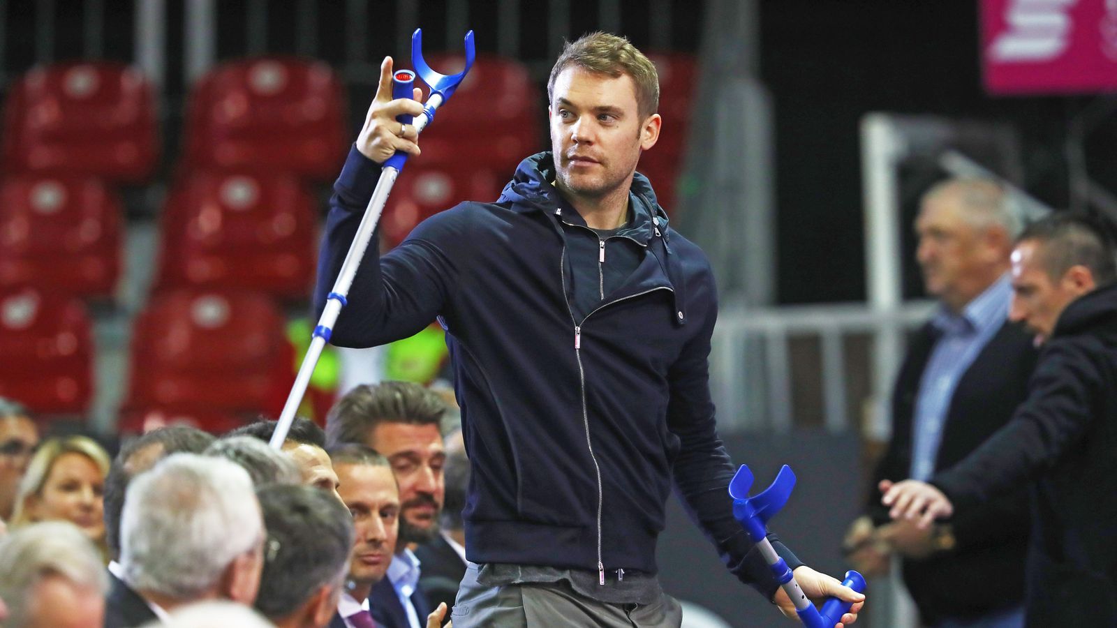 Neuer Macht Fortschritte Beim Duschen Fu ball News Sky Sport neuer-macht-fortschritte-beim-duschen-fu-ball-news-sky-sport