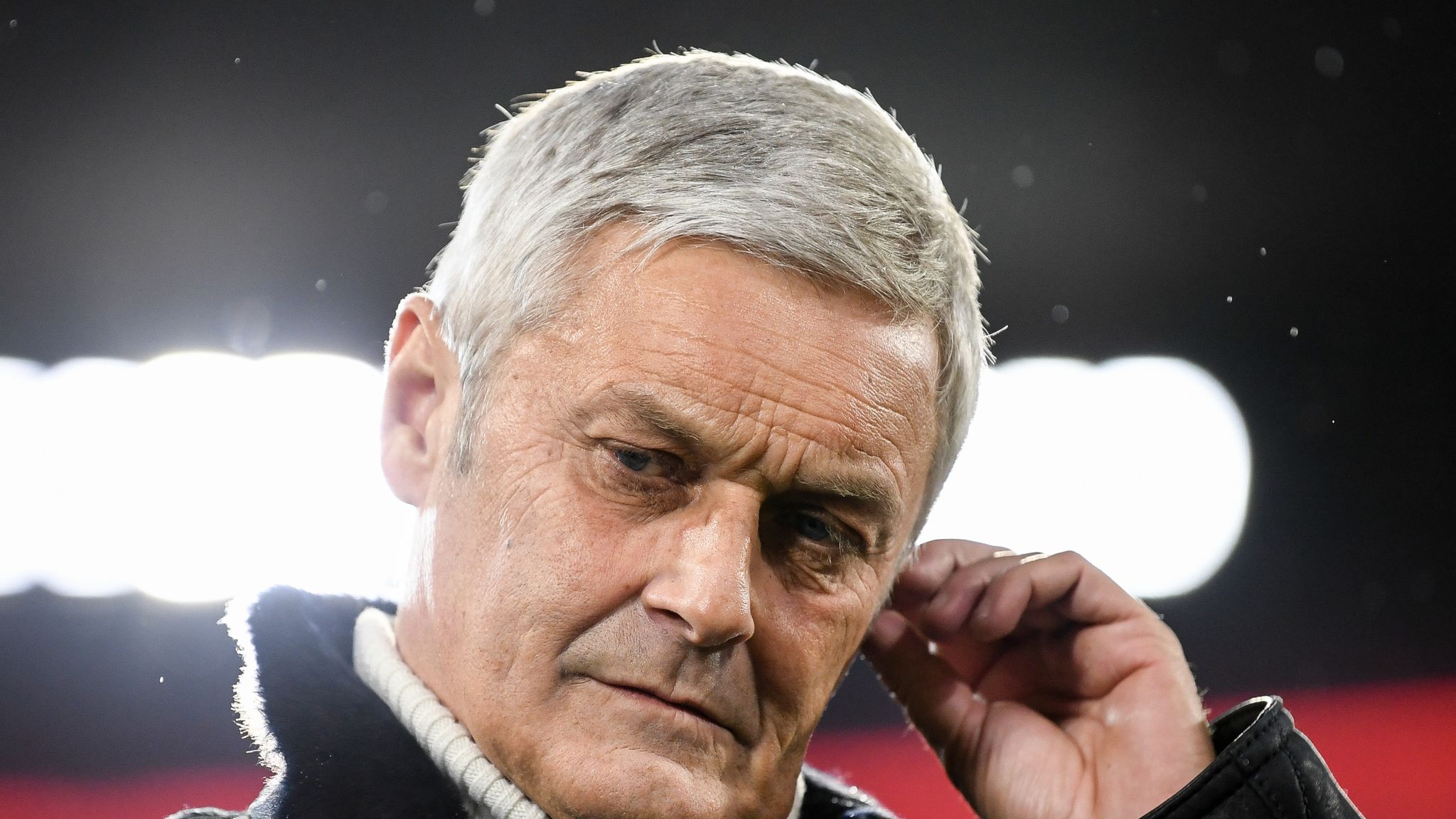 Nach heftiger Kritik an Stöger: Veh rudert zurück | Fußball News | Sky ...