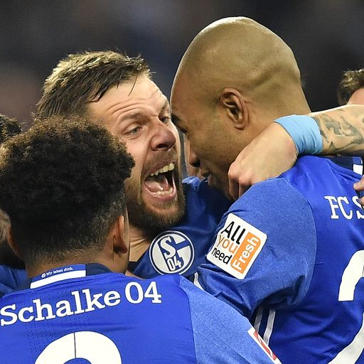 Doppel-Elfer und Zauber Hacke bringen Schalke Platz zwei