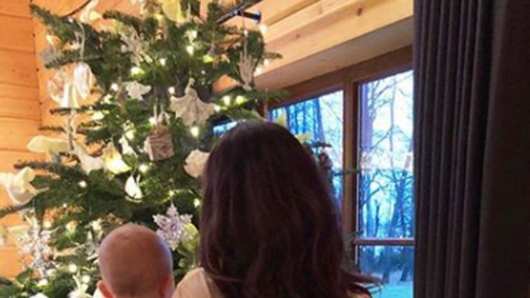 Anna Lewandowski und Ehemann Robert feiern ihr erstes Weihnachten mit ihrer Tochter. (Quelle: Instagram annalewandowskahpba)