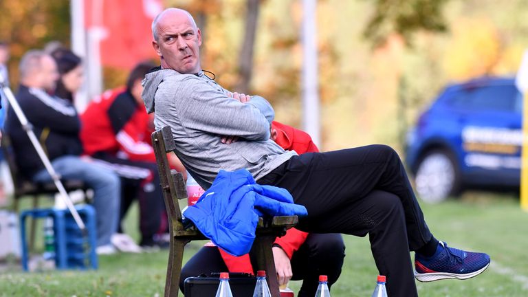 Mario Basler ist nach übereinstimmenden Medienberichten nicht mehr Trainer des Hessen-Ligisten Rot-Weiss Frankfurt.