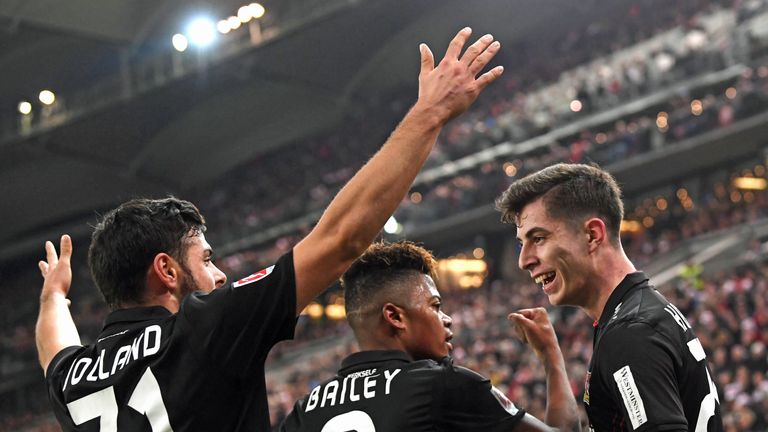 Bayer Leverkusen siegt nach einem offenen Schlagabtausch bei den heimstarken Stuttgartern.