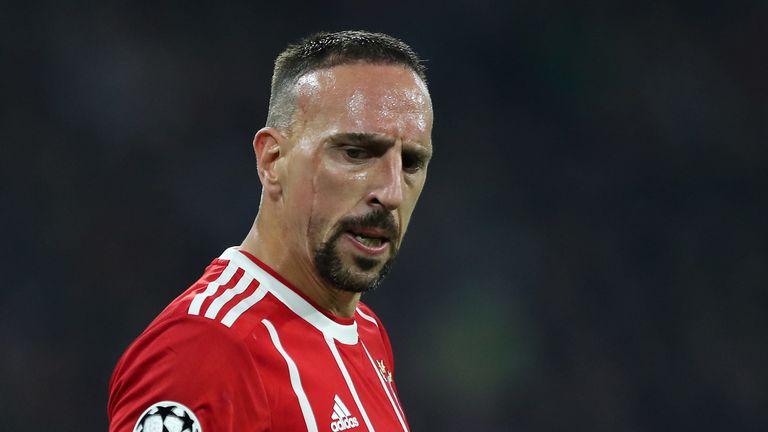 Der Franzose Franck Ribery führt den FC Bayern gegen Paris SG als Kapitän aufs Feld. 