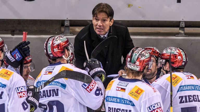 Die Eisbären Berlin bleiben trotz Niederlage Tabellenführer.