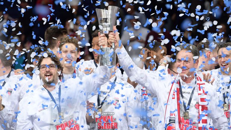 19.2.2017 - BASKETBALL: Meister Brose Bamberg gewinnt zum fünften Mal den Pokal der Basketball Bundesliga.