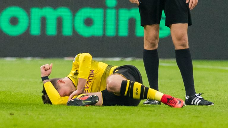 Maximilian Philipp zog sich am Samstag eine schwere Knieverletzung zu. 