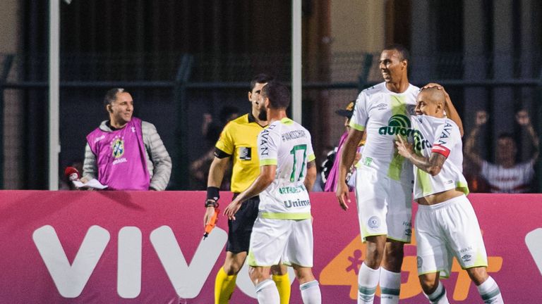 Ein Jahr nach dem tragischen Flugzeugabsturz feiert Chapecoense wieder neue Helden.