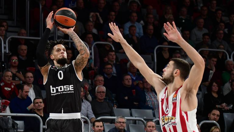 Die Brose Baskets Bamberg setzen sich knapp gegen Piräus durch.