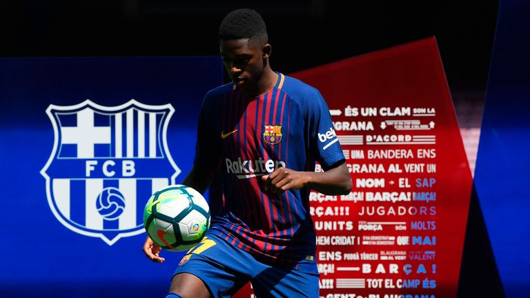 25.08.2017 - FUSSBALL: Der Transfer des Supertalents Ousmane Dembélé von Borussia Dortmund zum FC Barcelona ist perfekt. Die Ablösesumme beträgt 105 Millionen Euro. Zudem kann Dortmund als Boni bis zu 42 Millionen kassieren.