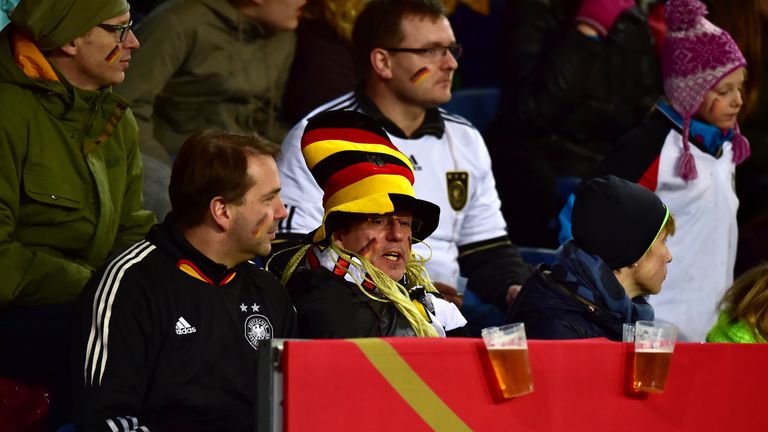 Um Tickets für die WM in Russland zu erhalten, müssen die Fußball-Fans  Mitgliedschaft im "Fan Club Nationalmannschaft" sein.