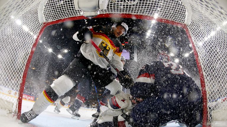 5.5.2017 - EISHOCKEY: Die deutsche Eishockey-Nationalmannschaft feiert mit einem 2:1 gegen den zweimaligen Weltmeister USA einen Traumstart in die Heim-WM.