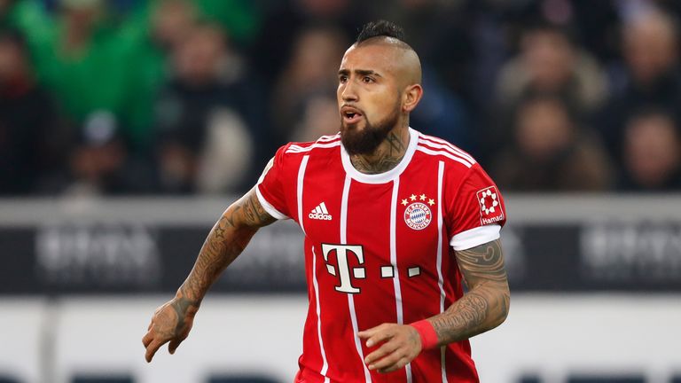 Der "Krieger" hat sich in München als Mann fürs Grobe etabliert. Bereits Mitte des Jahres ließ der Klub durchblicken, den Vertrag des Chilenen über 2019 verlängern zu wollen - und ihn damit zu einem der Topverdiener zu machen.