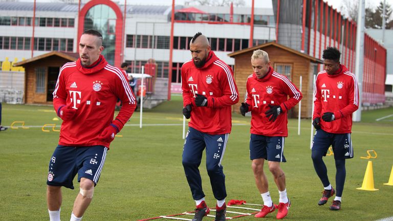 Franck Ribery (vorne) und David Alaba (hinten) hoffen auf einen Einsatz gegen Hannover.
