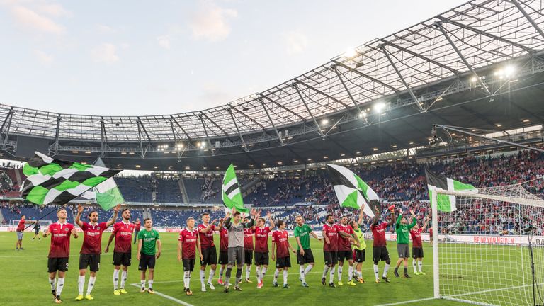 007: Hannover 96 ist der erste Verein in der Bundesliga-Historie, der an jedem der ersten sieben Spieltage mit einem 0-0 in die Pause ging.