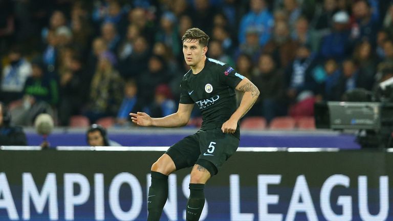 Platz 3: John Stones (Innenverteidiger) wechselt vom FC Everton zu Manchester City für rund 56 Millionen Euro. 