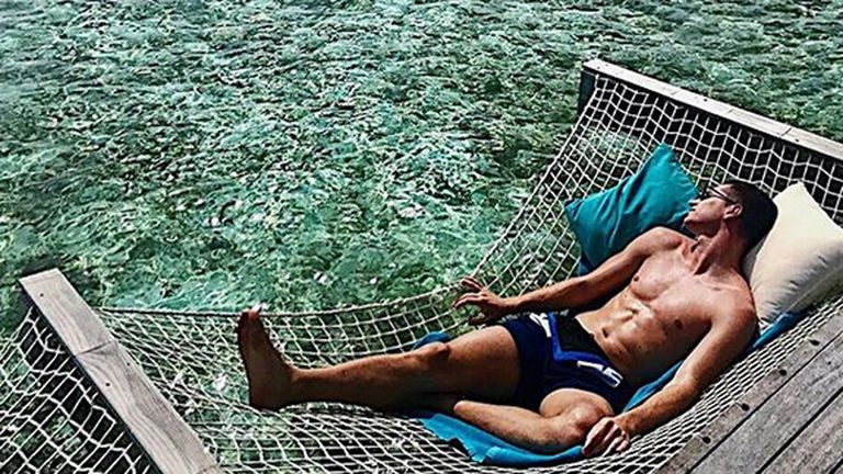 So lässt es sich aushalten. Julian Draxler hat auf den Malediven ein schönes Plätzchen gefunden. (Quelle: Instagram/@draxlerofficial)