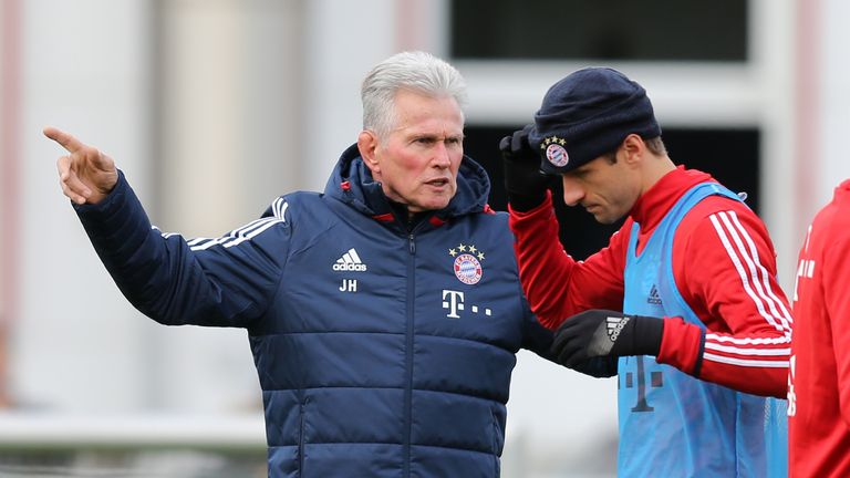 Bayern-Coach Jupp Heynckes freut sich, dass Thomas Müller wieder mit von der Partie ist.