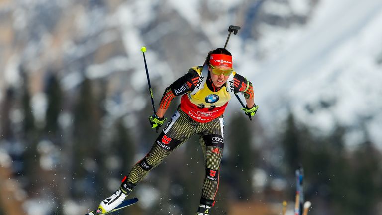17.2.2017 - BIATHLON: Laura Dahlmeier führt die deutsche Frauenstaffel bei der WM zu Gold und gewinnt damit in Hochfilzen bereits ihren vierten Titel. In der Staffel neben Dahlmeier dabei: Vanessa Hinz, Maren Hammerschmidt und Franziska Hildebrand.