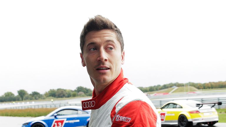 Autofahren ist meine Flucht vor der Welt, sagt Bayern-Star Robert Lewandowski.