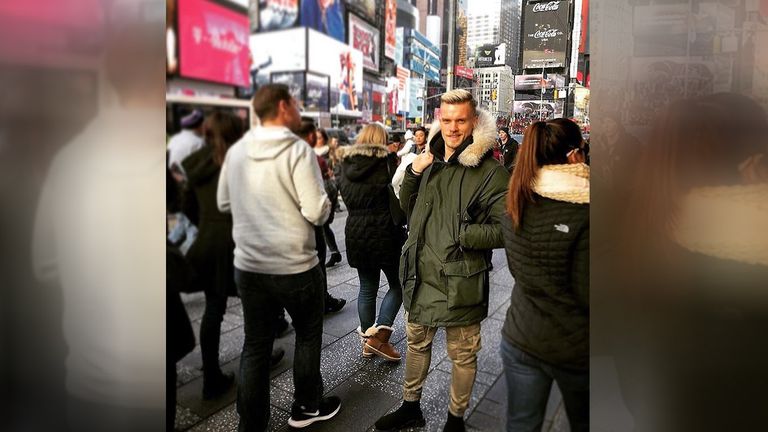 Augsburgs Shootingstar verbringt seinen Urlaub in New York (Quelle: Instagram/@p.max31).