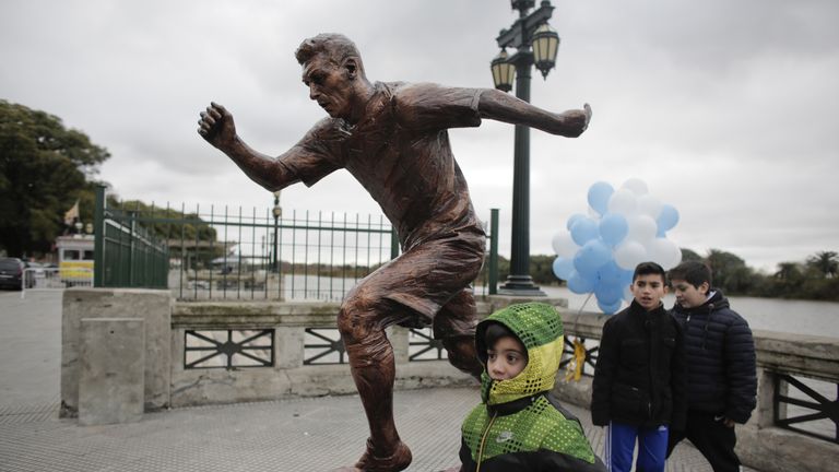 Die Lionel Messi-Statue in Buenos Aires 