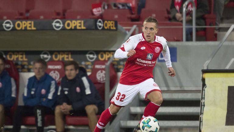 Der Argentinier Pablo de Blasio bleibt dem FSV Mainz 05 ein weiteres Jahr erhalten.