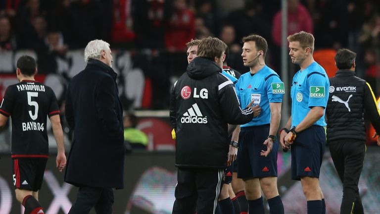 Rudi Völler äußert sich zum Videobeweis.