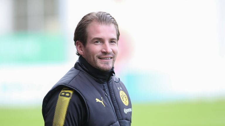 Jan Siewert (35): Er trainiert seit Sommer die zweite Mannschaft der Dortmunder. ZUvor war er U19-Trainer beim VfL Bochum.