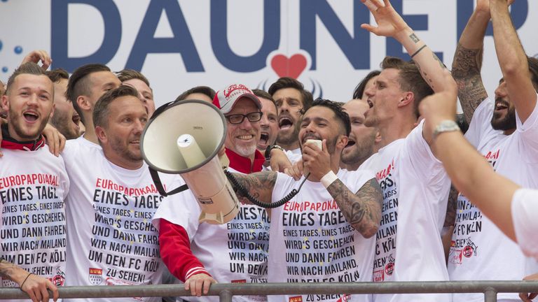 Absoluter Höhepunkt: Nach 25 Jahren kehrt Köln mit Ablauf der Saison 2016/2017 in den Europapokal zurück. Platz fünf in der Liga wird frenetisch gefeiert.