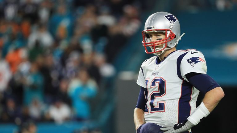 Tom Brady kassiert mit den New England Patriots gegen die  Miami Dolphins die dritte Niederlage der Saison.