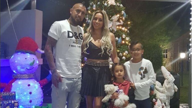 "Feliz navidad para todos" Auch Arturo Vidal und seine Familie wünschen ihren Fans fröhliche Weihnachten