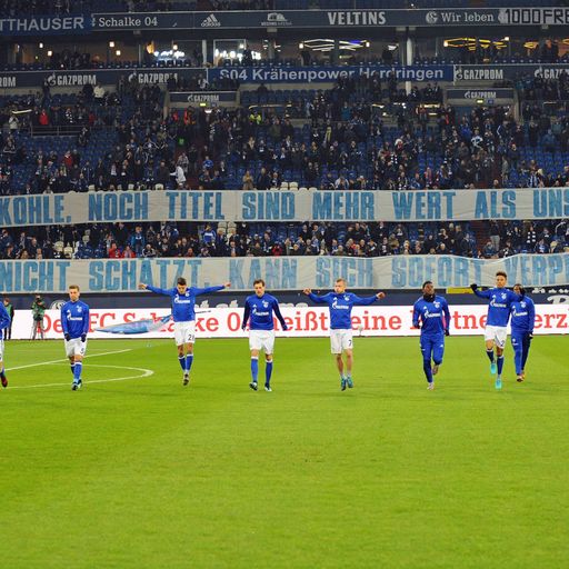 Schalke-Fans ätzen mit Plakaten gegen Goretzka