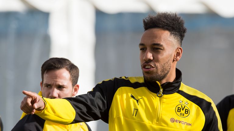 Pierre-Emerick Aubameyang könnte den BVB noch im Winter verlassen.