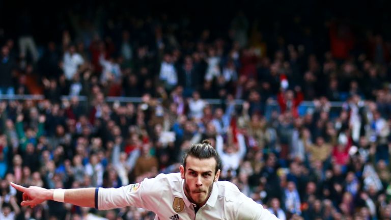 GARETH BALE: Für 14,7 Millionen Euro wechselte der Waliser 2007 vom FC Southampton zu Tottenham Hotspur. Dort trumpfte er so groß auf, dass Real Madrid tief in die Tasche griff und die damalige Weltrekord-Ablöse vom 101 Millionen Euro zahlte.