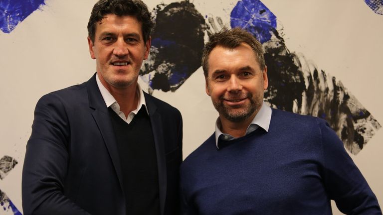 Bernd Hollerbach soll den HSV aus dem Tabellenkeller führen. (Quelle Bild: Twitter@HSV)