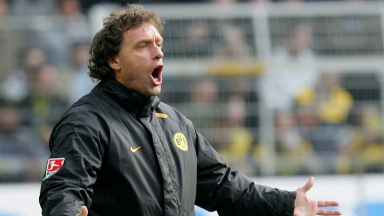 ... war Thomas Doll Trainer von Borussia Dortmund.