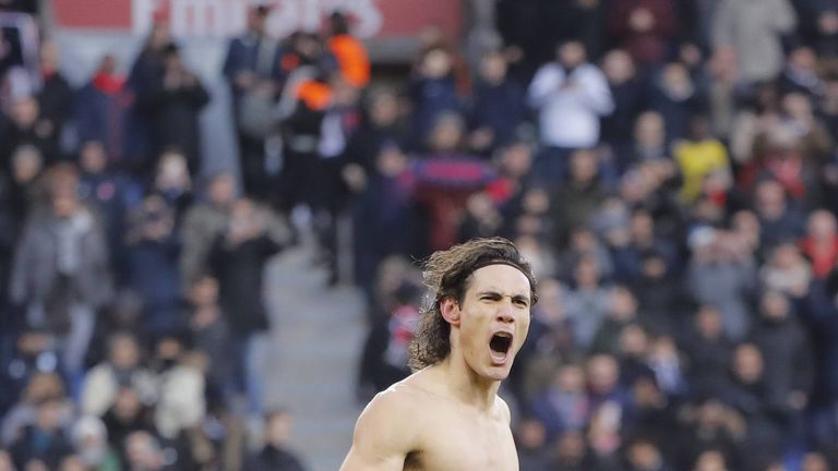 Cavani trifft in der 11. Minute gegen Montpellier.