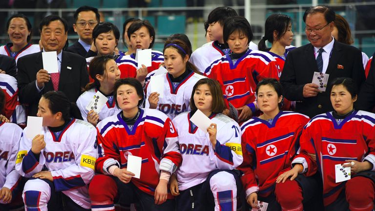 Südkorea plant für Olympia ein gemeinsames Eishockey-Frauen-Team mit Nordkorea.
