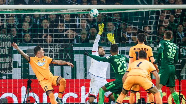 Werders Theodor Gebre Selassie erzielt den Ausgleich.