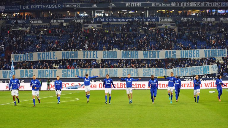 Klare Botschaft der Schalke-Fans Richtung Goretzka.