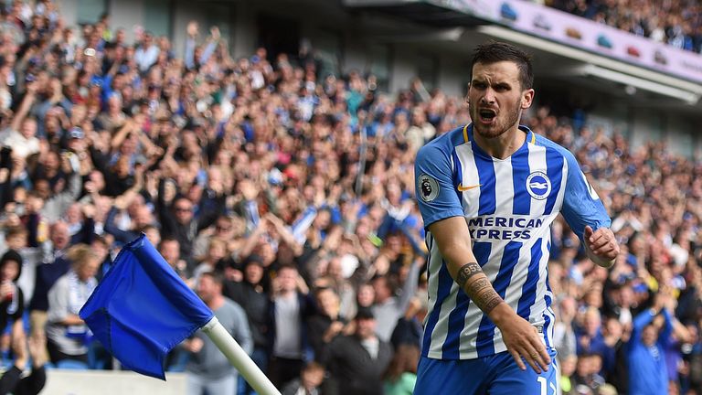 Pascal Groß (Brighton & Hove): Keine 2. Liga mit Ingolstadt, stattdessen Premier League und einen Marktwert-Sprung von 8 Mio. Euro in wenigen Monaten. 22 Einsätze und neun Torbeteiligungen machen Groß zu einem unangefochtenen Stammspieler.