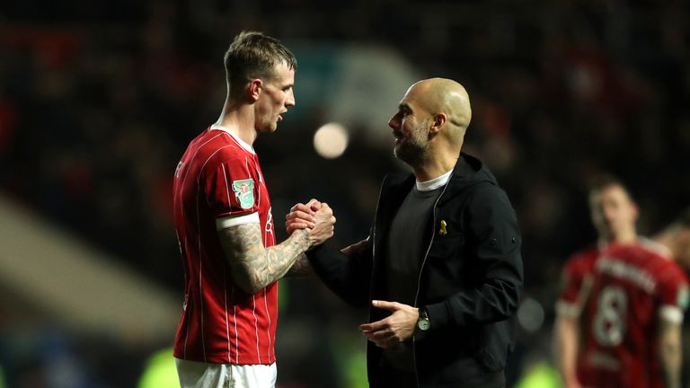 Bristol-Akteur Aden Flint überraschte Pep Guardiola mit einer kuriosen Anfrage.