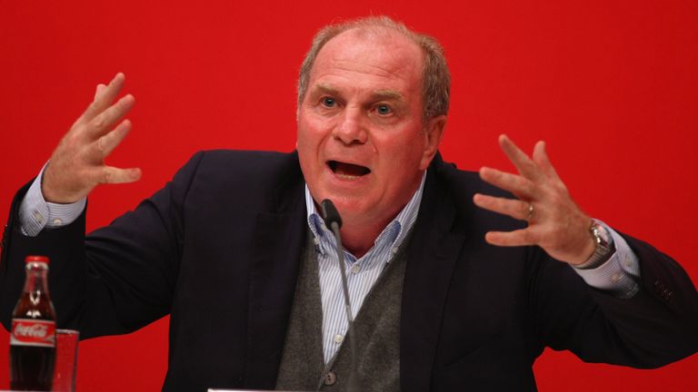 ... hielt Uli Hoeneß auf der Jahreshauptversammlung für eine legendäre Wutrede. In Erinnerung blieb vor allem dieser Ausruf: "Für die Scheiß-Stimmung seid ihr verantwortlich, nicht wir!"