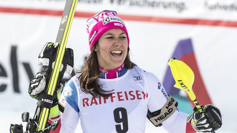 Die Weltmeisterin bejubelt ihren Triumph.