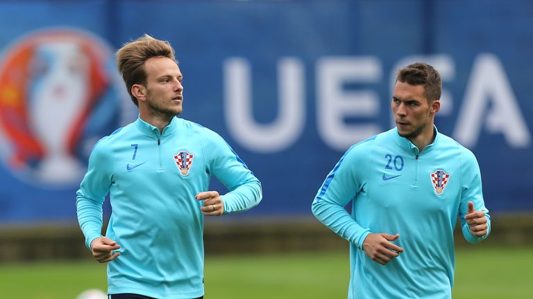 Ivan Rakitic freut sich für seinen Nationalmannschaftskollegen Marko Pjaca
