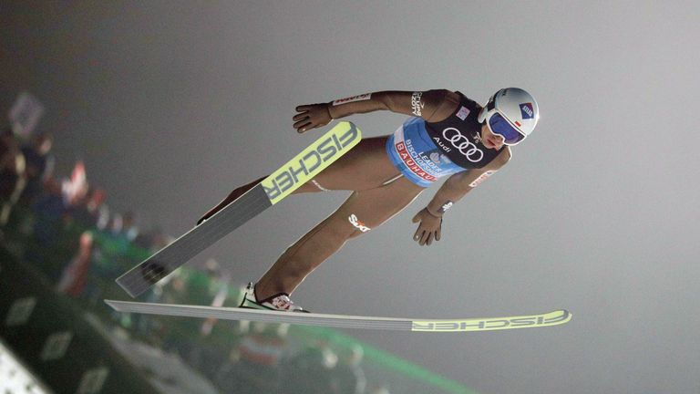 Der Pole Kamil Stoch schreibt Geschichte bei der Vierschanzentournee. 