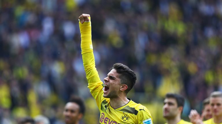 Emotionales Comeback vor der Südtribüne: Im Mai kehrte Marc Bartra nach seiner Armverletzung auf den Rasen zurück.