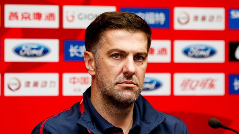 Mladen Krstajic erhält bei den Serben einen Vertrag bis zum 31. Dezember 2019.